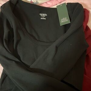 target black long sleeve crop top